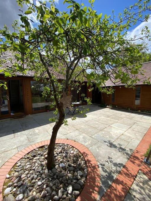 The Retreat, A Relaxing Getaway For Couples Διαμέρισμα Hambrook Εξωτερικό φωτογραφία